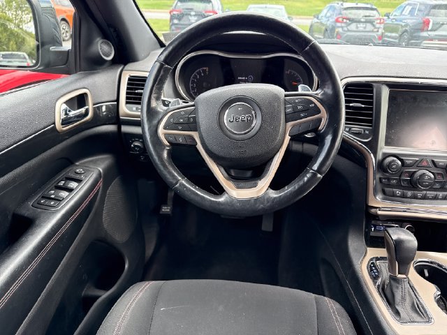 Used 2017 Jeep Grand Cherokee Laredo AWD/4WD image 16
