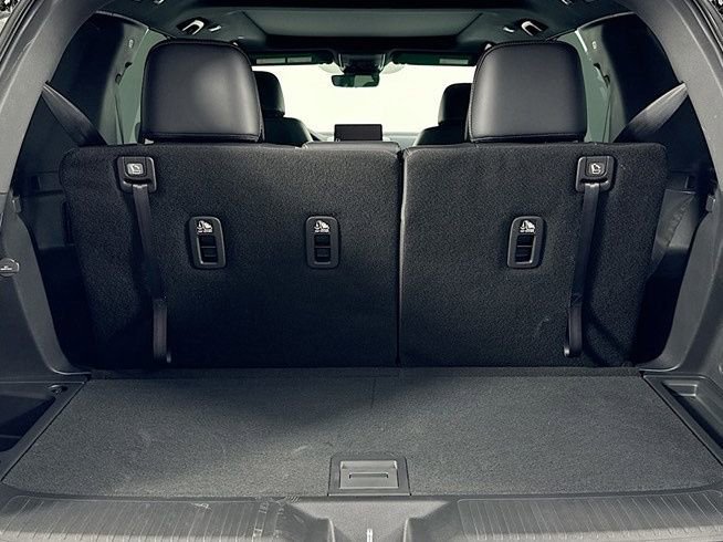 Used 2025 Honda Pilot TrailSport image 32