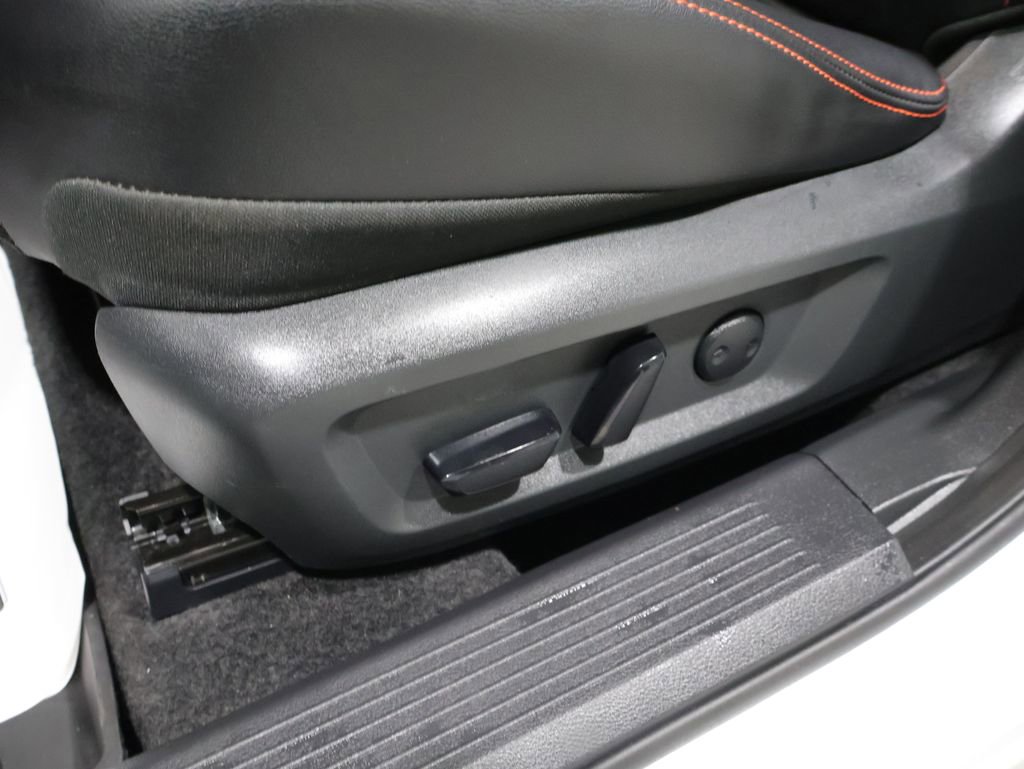 Used 2025 Nissan Rogue SV image 13