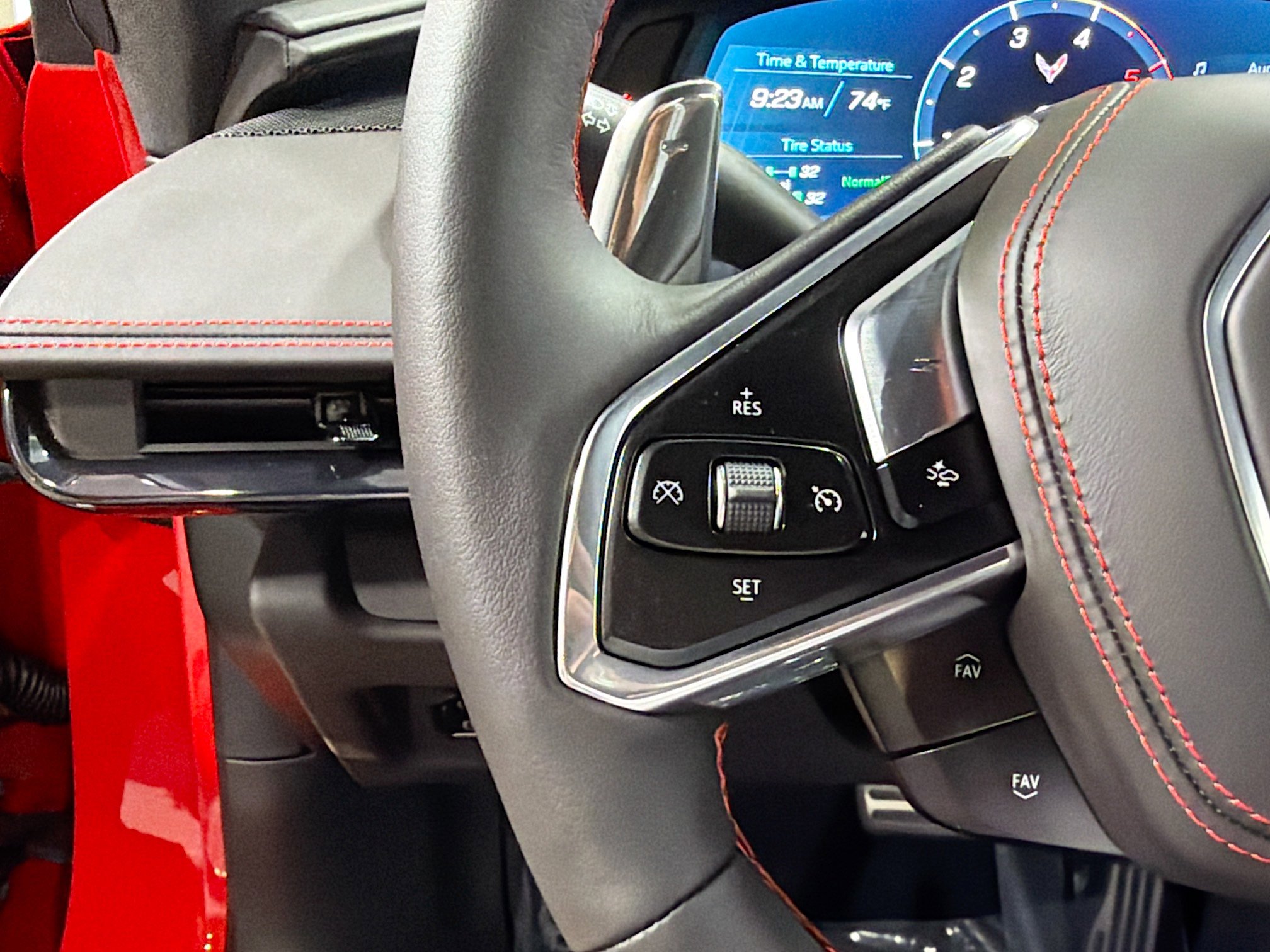 Used 2024 Chevrolet Corvette Stingray Premium Conv w/ Z51 Performance Package RWD image 32