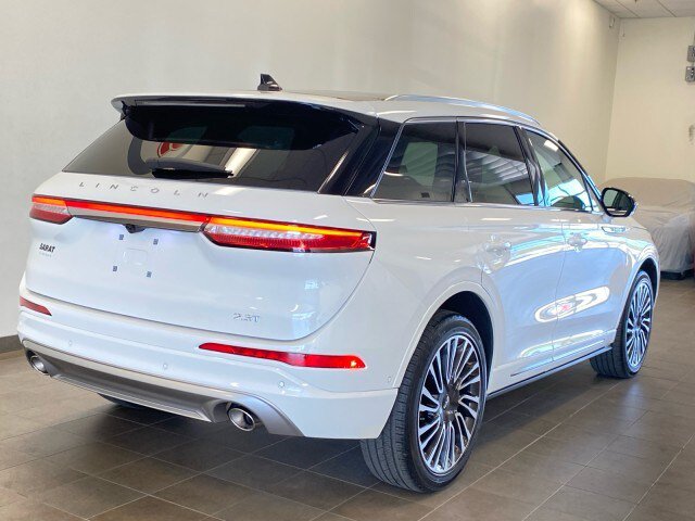 Used 2020 Lincoln Corsair Reserve w/ Equipment Group 202A AWD/4WD image 8