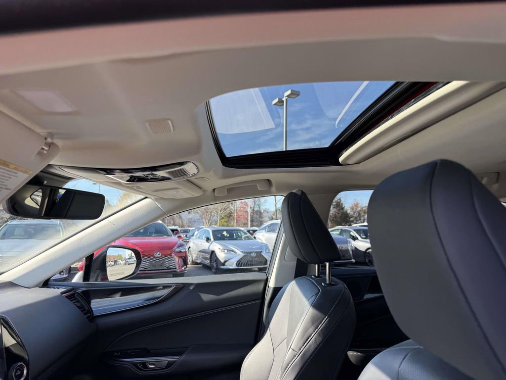 Used 2025 Lexus NX 350 AWD image 13