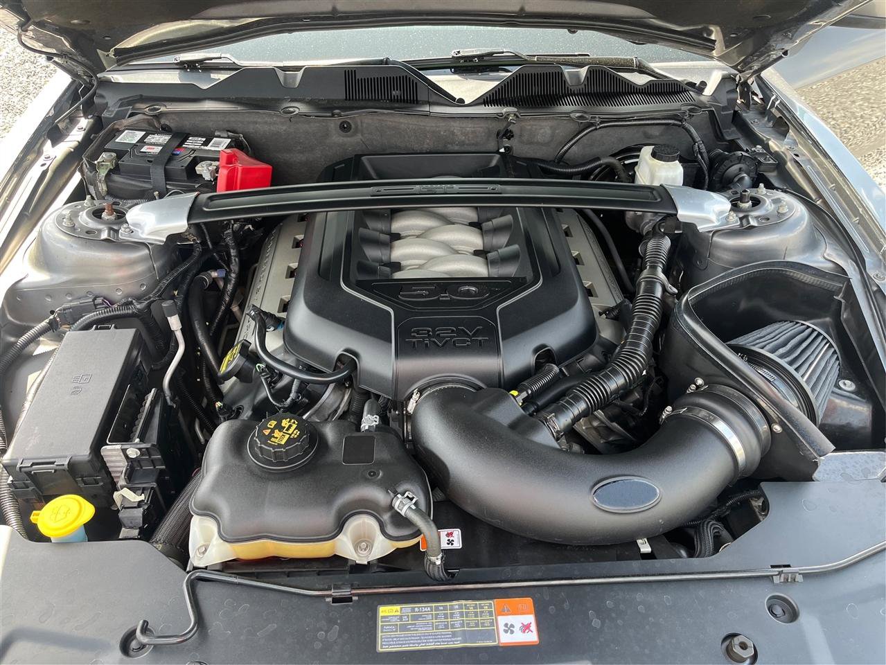 Used 2011 Ford Mustang GT Premium w/ Security Pkg RWD image 11