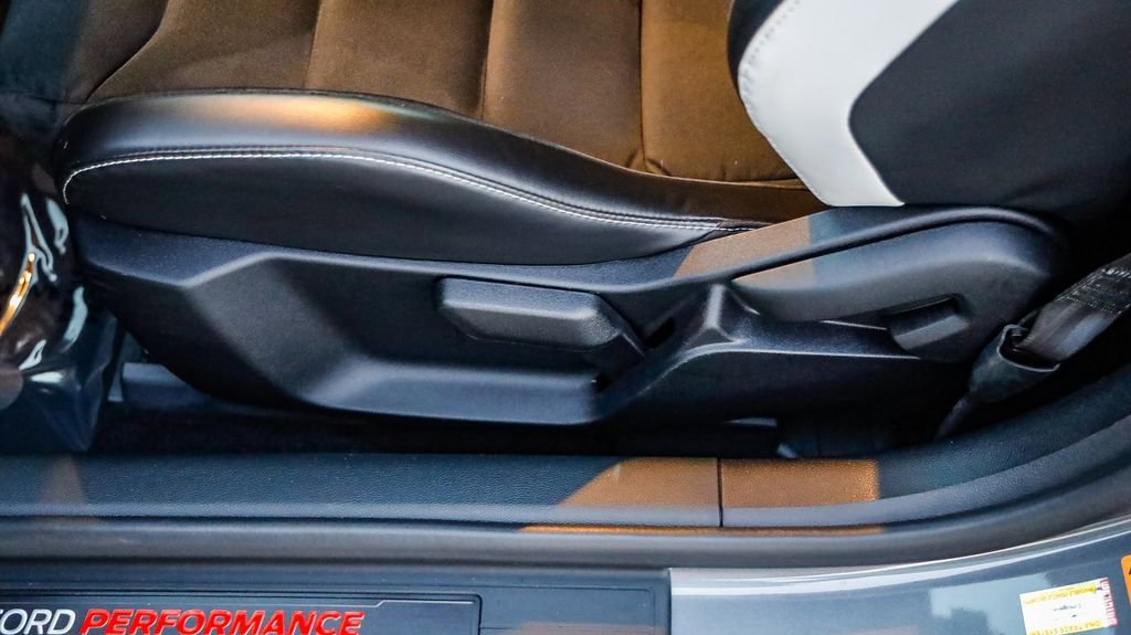 Used 2021 Ford Mustang Shelby GT500 w/ Technology Package image 22