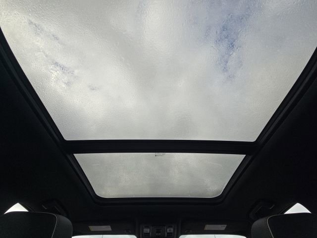 Used 2023 GMC Yukon SLT image 44