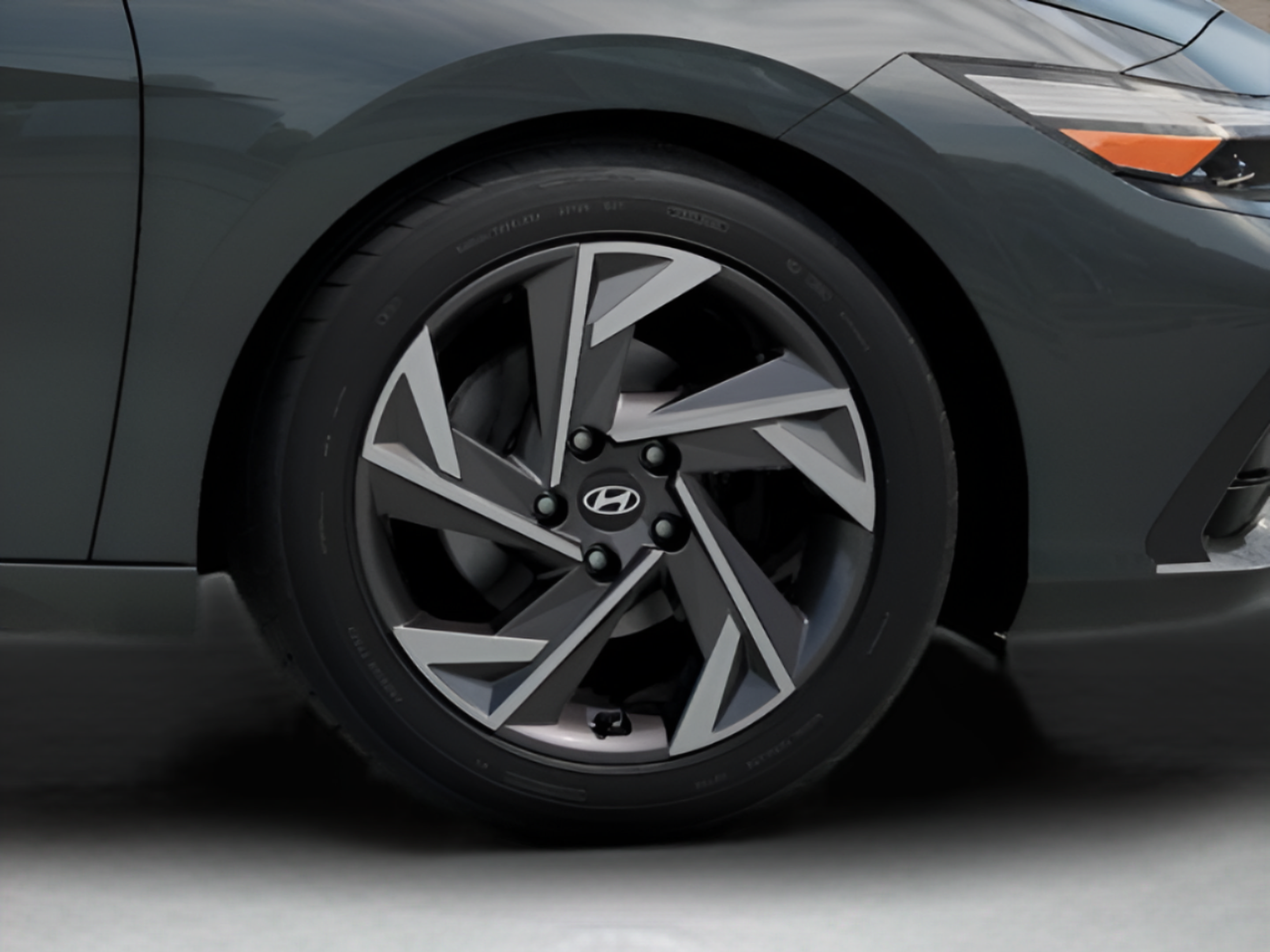 New 2026 Hyundai Elantra Limited FWD image 15