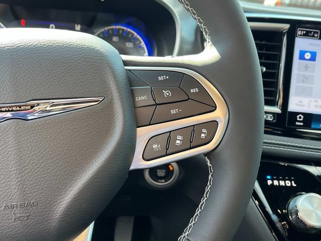 New 2026 Chrysler Pacifica Select FWD image 24