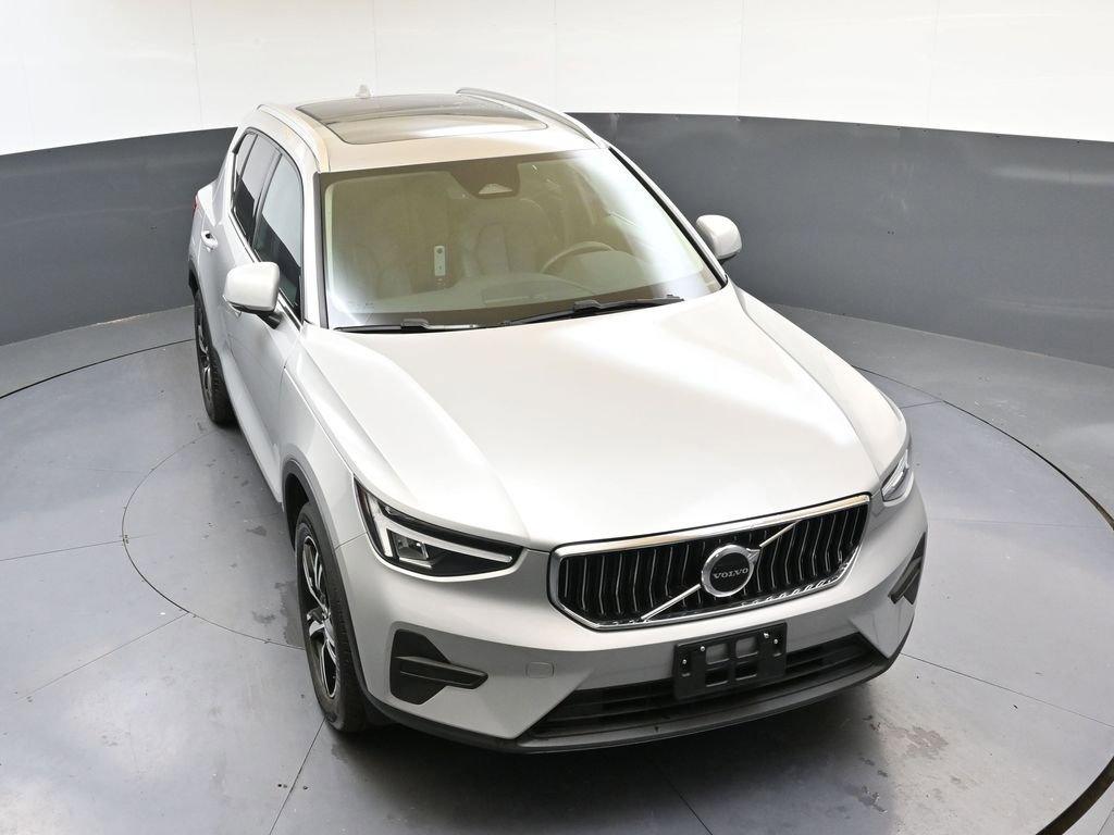 Certified 2025 Volvo XC40 B5 Core image 43