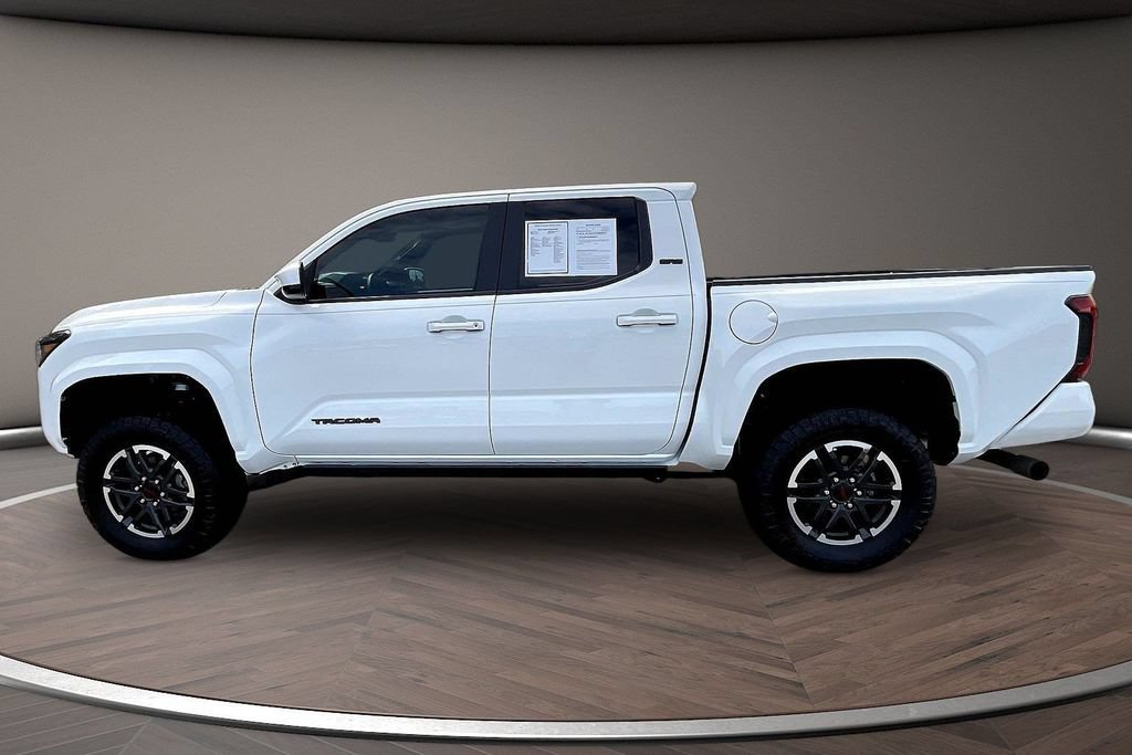 Used 2024 Toyota Tacoma SR5 w/ SR5 Upgrade Package AWD/4WD image 7