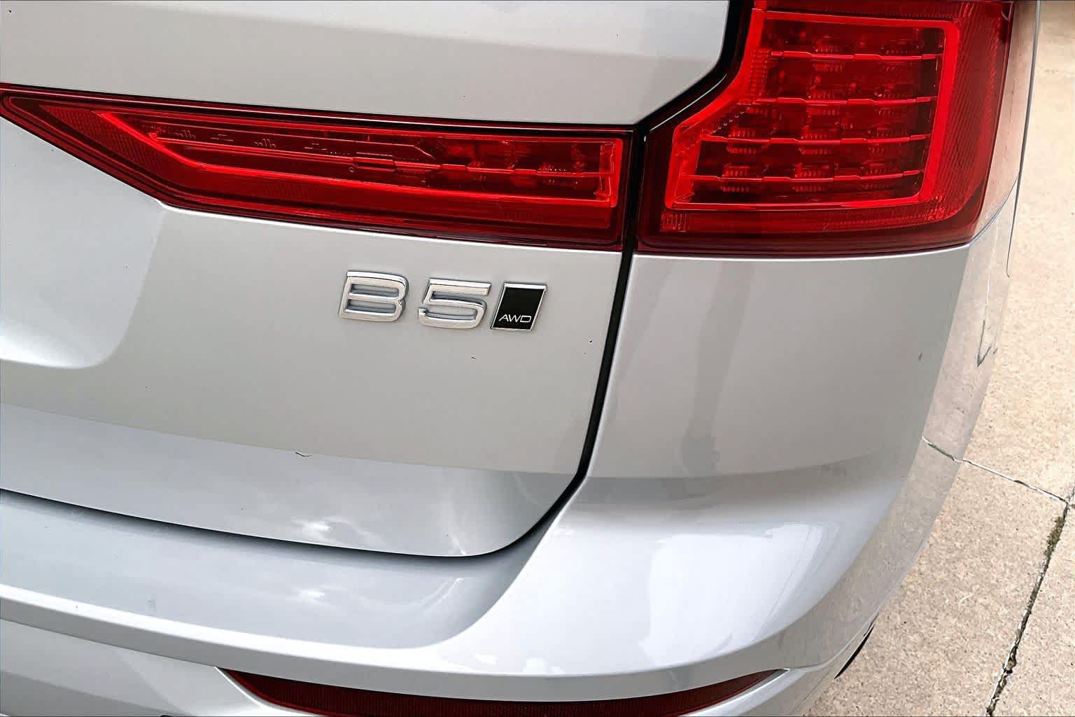 Used 2025 Volvo XC60 B5 Plus AWD/4WD image 10