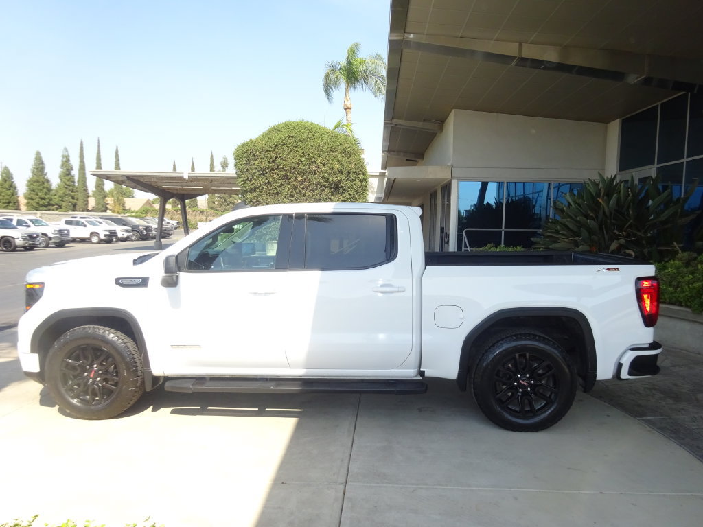 Certified 2023 GMC Sierra 1500 Elevation w/ LPO, Elevation Black Package AWD/4WD image 4