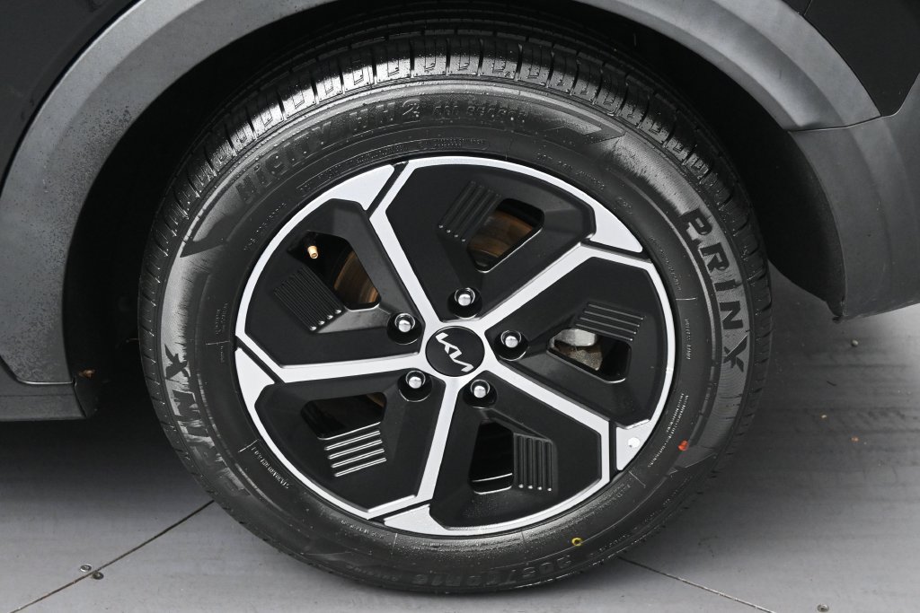 Used 2023 Kia Niro EX FWD image 36