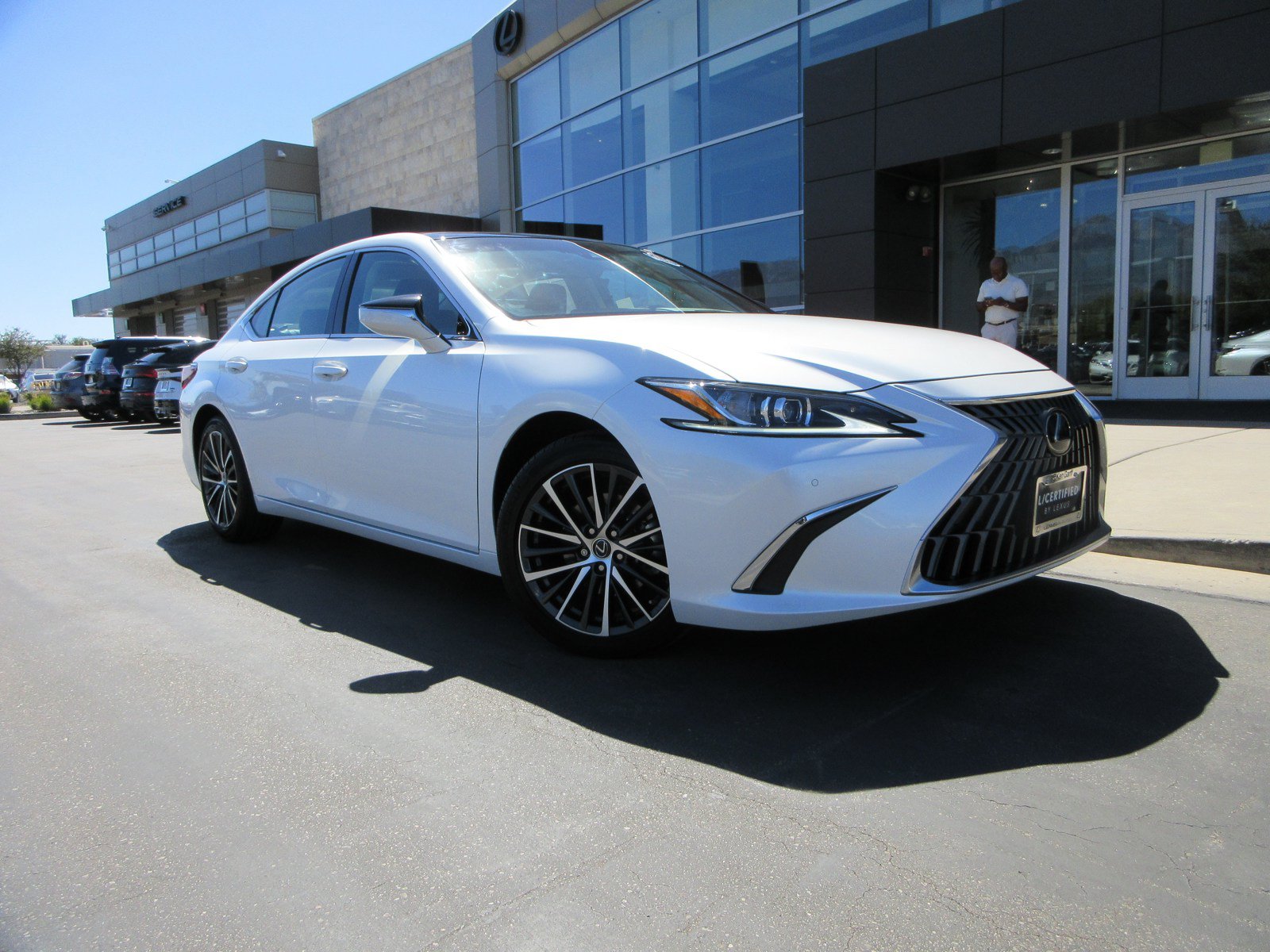 Used 2025 Lexus ES 350 w/ Premium Package FWD image 13