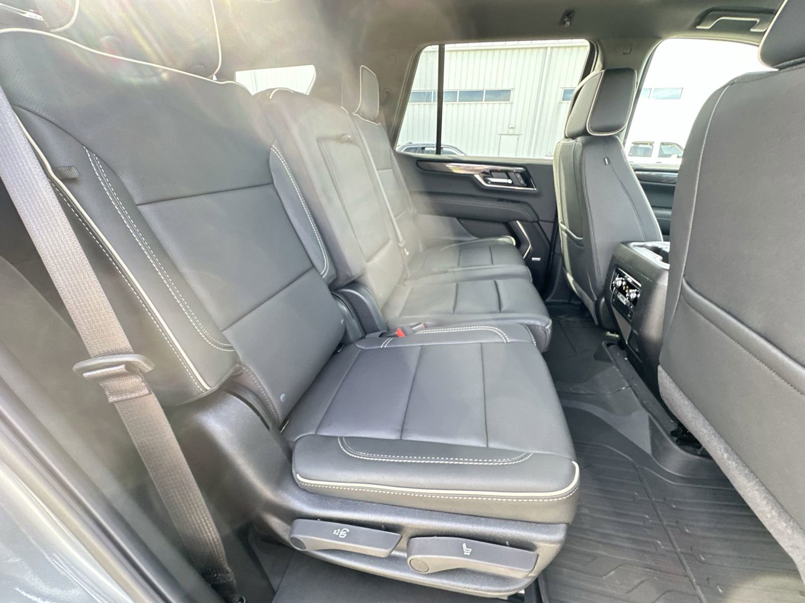 New 2026 GMC Yukon Elevation w/ LPO, Floor Liner Package AWD/4WD image 27