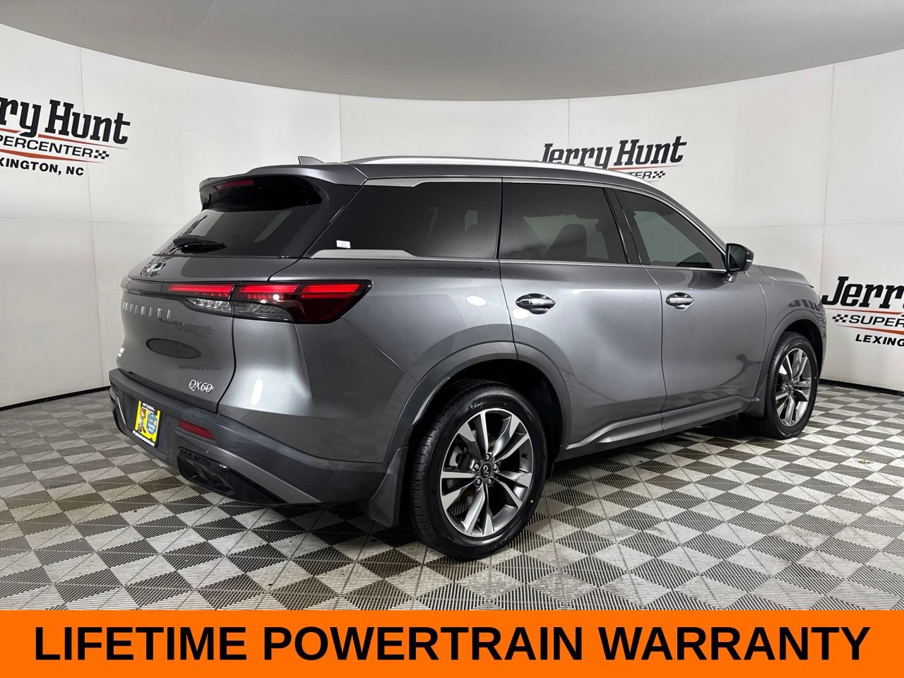Used 2023 INFINITI QX60 Luxe FWD image 6
