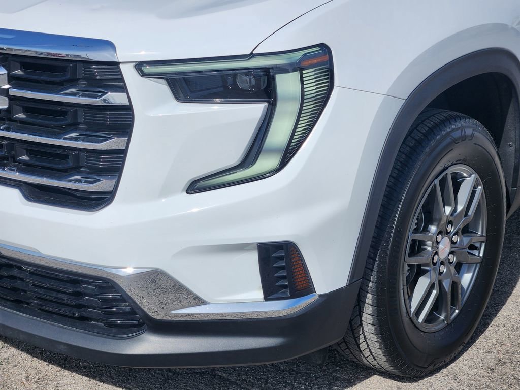 Used 2025 GMC Acadia Elevation image 10