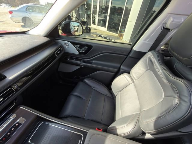 Used 2025 Lincoln Aviator Reserve w/ Equipment Group 201A AWD/4WD image 28
