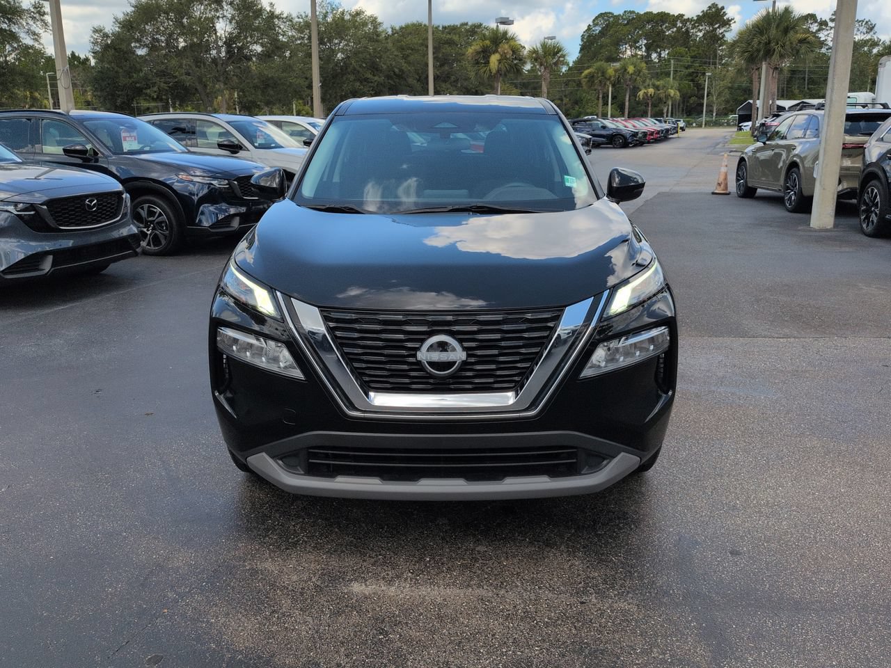 Used 2022 Nissan Rogue SV FWD image 9