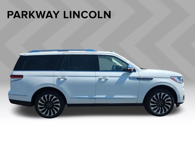 Used 2022 Lincoln Navigator Black Label image 4