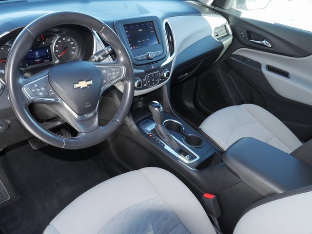 Used 2020 Chevrolet Equinox LT w/ Driver Convenience Package image 14