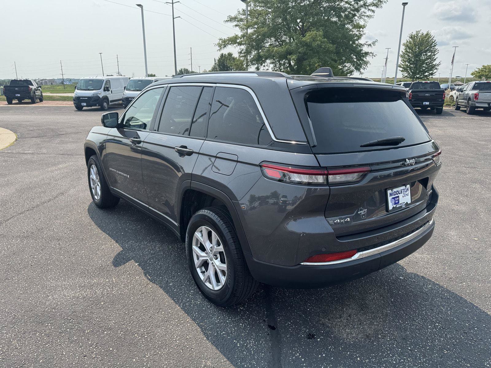 Used 2022 Jeep Grand Cherokee Limited AWD/4WD image 7