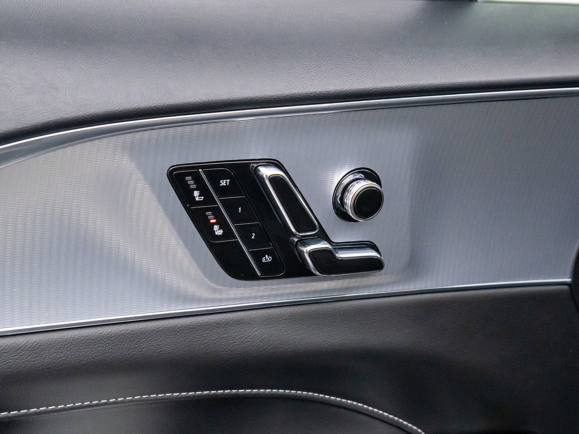 Certified 2024 Cadillac Lyriq Tech w/ Driver Assist Package image 16