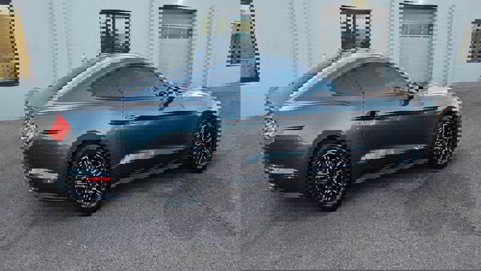 Used 2020 Ford Mustang Premium image 8