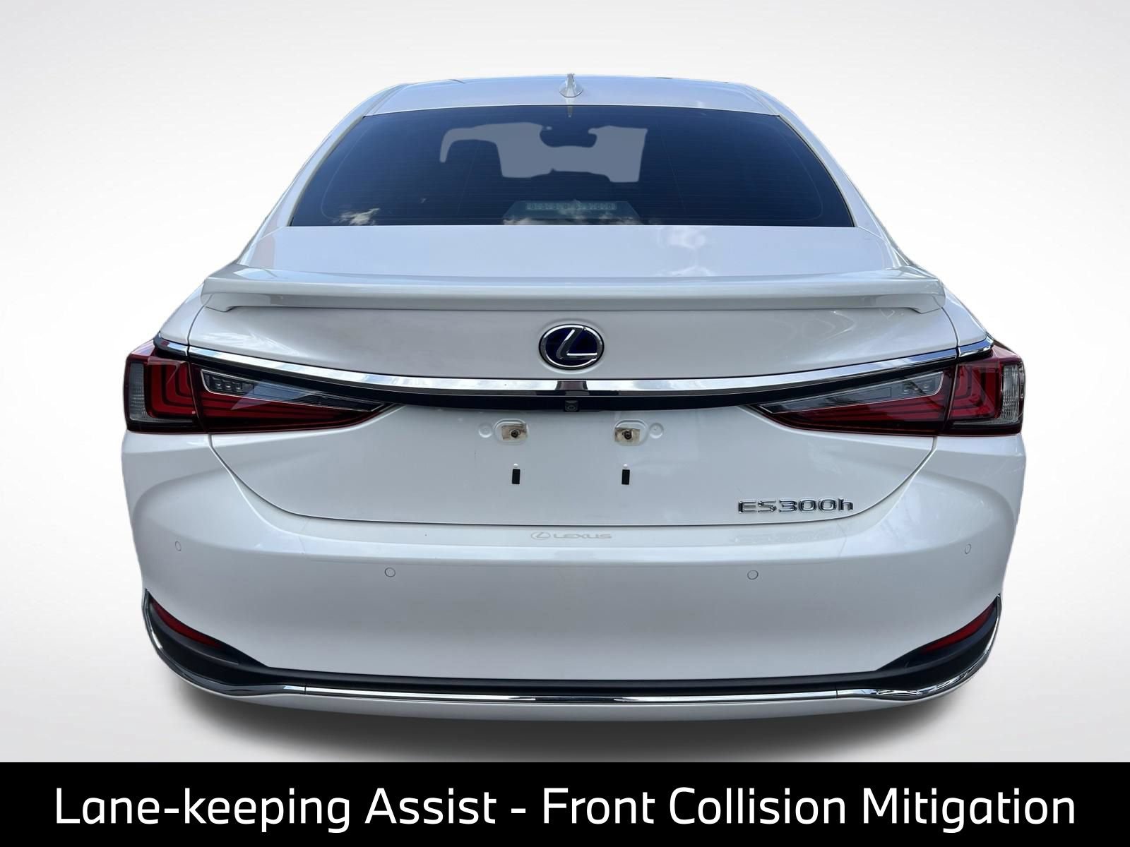 Used 2019 Lexus ES 300h Ultra Luxury w/ Accessory Package 2 FWD image 10