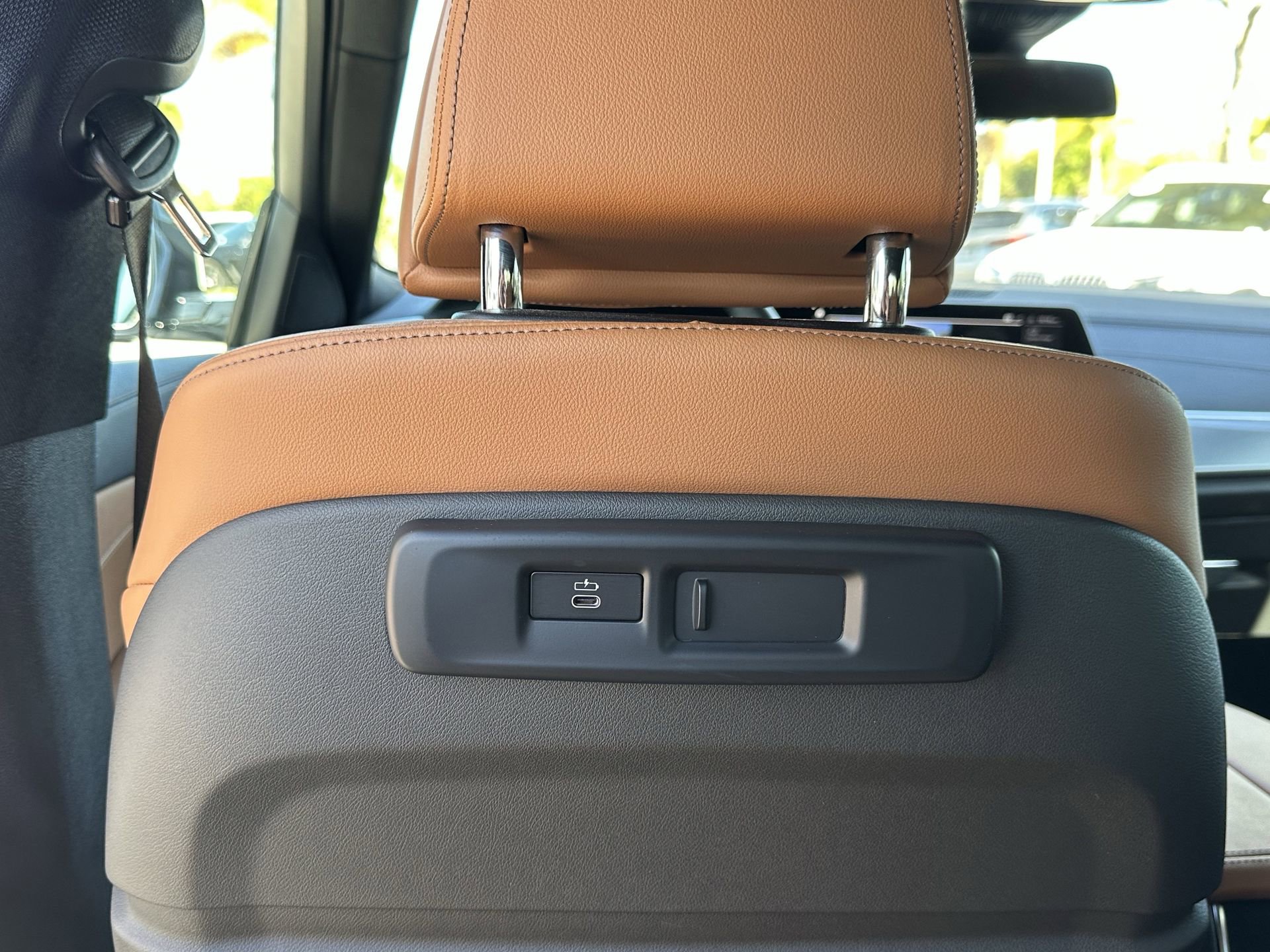 Used 2021 BMW X6 sDrive40i w/ M Sport Package image 19