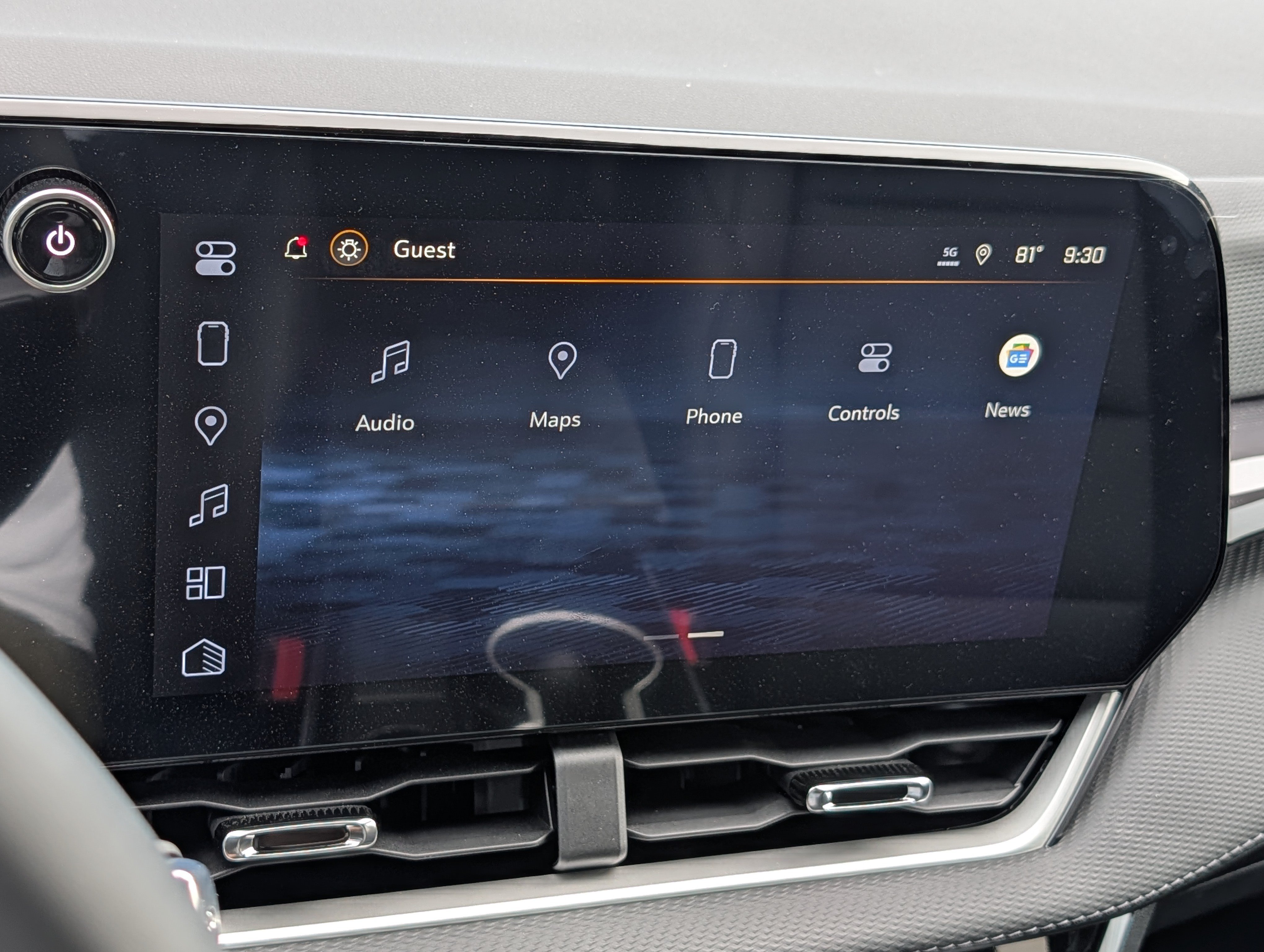 New 2026 Chevrolet Equinox LT w/ Convenience Package II AWD/4WD image 17