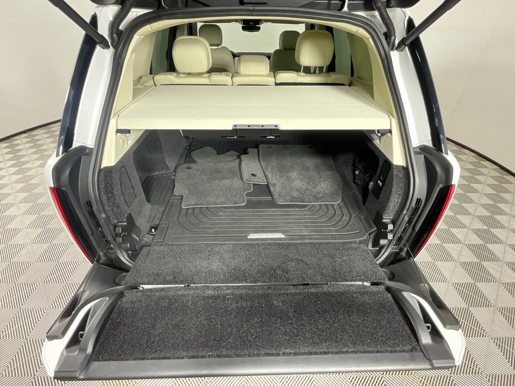 Certified 2023 Land Rover Range Rover SE image 27