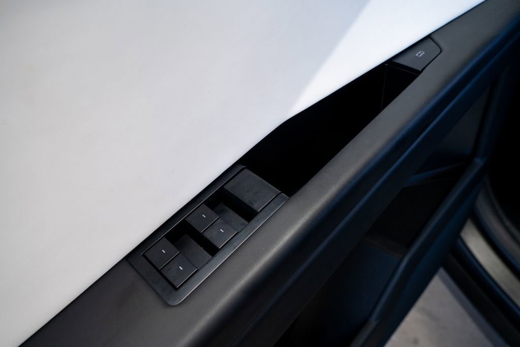 Used 2024 Tesla Cybertruck AWD Crew Cab image 24