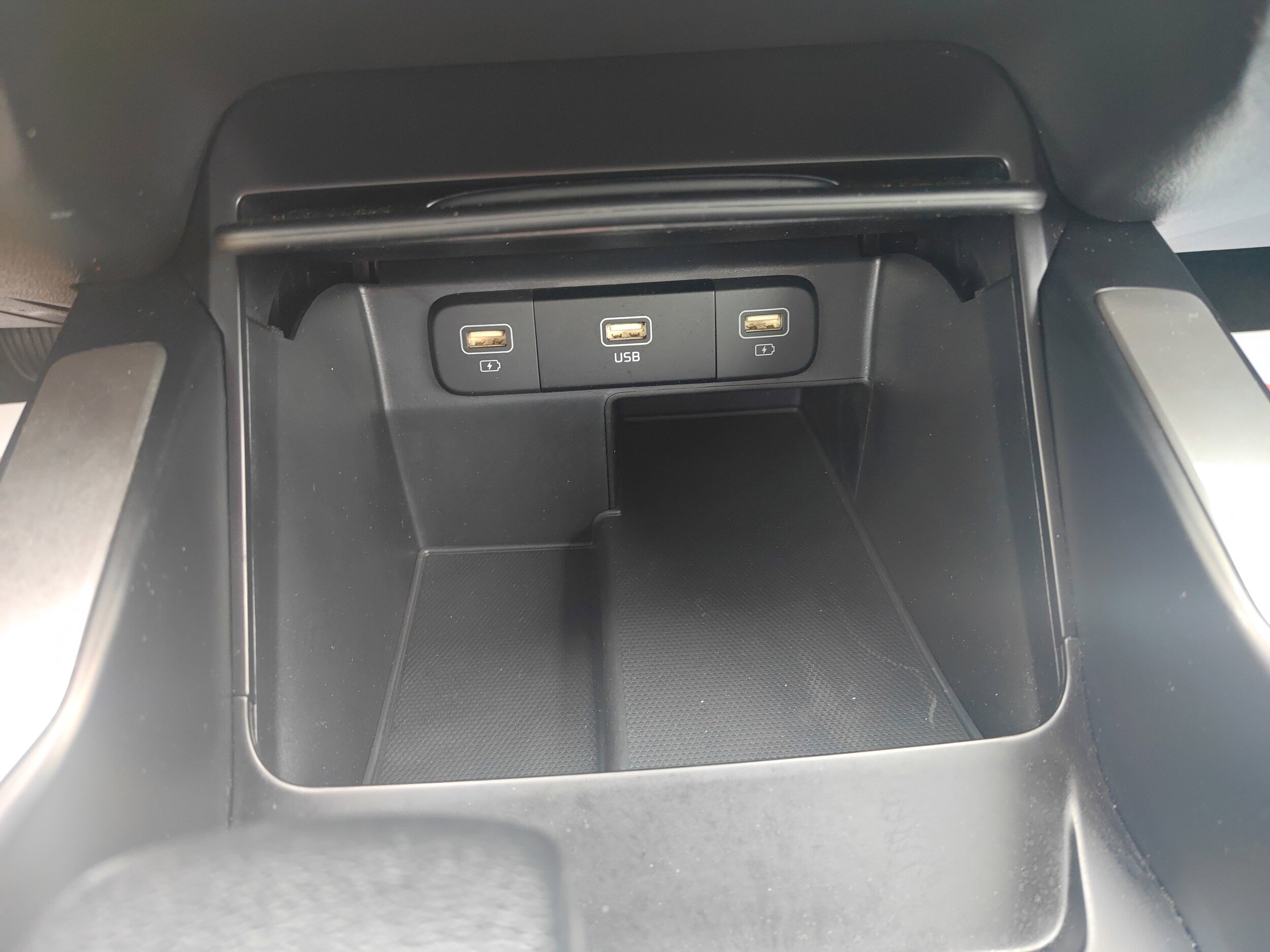 Used 2023 Kia Sorento LX FWD image 19