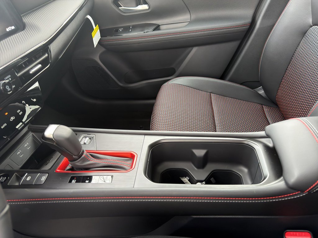 New 2026 Nissan Kicks SR w/ SR Premium Package image 28