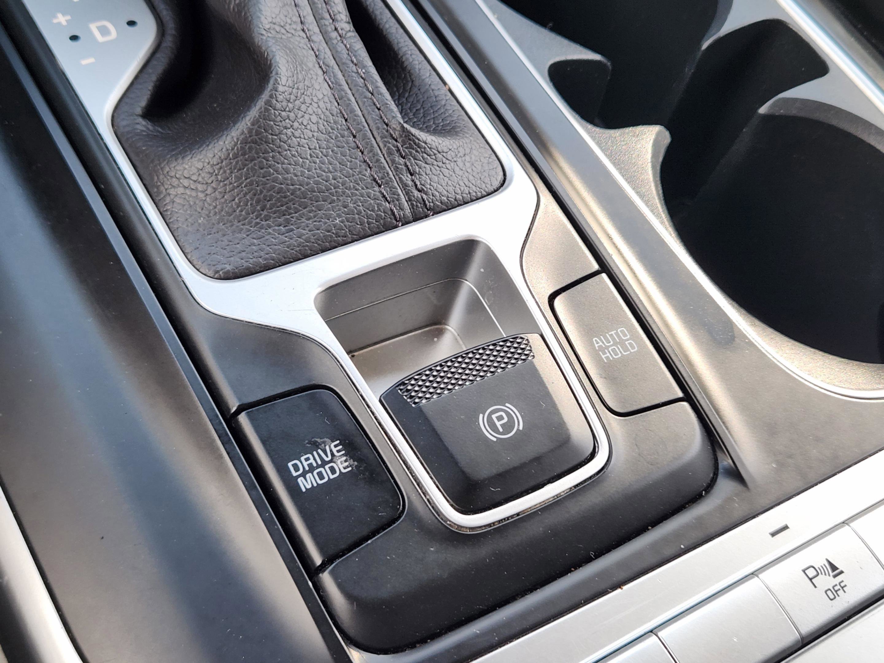 Used 2023 Kia Carnival LX image 15