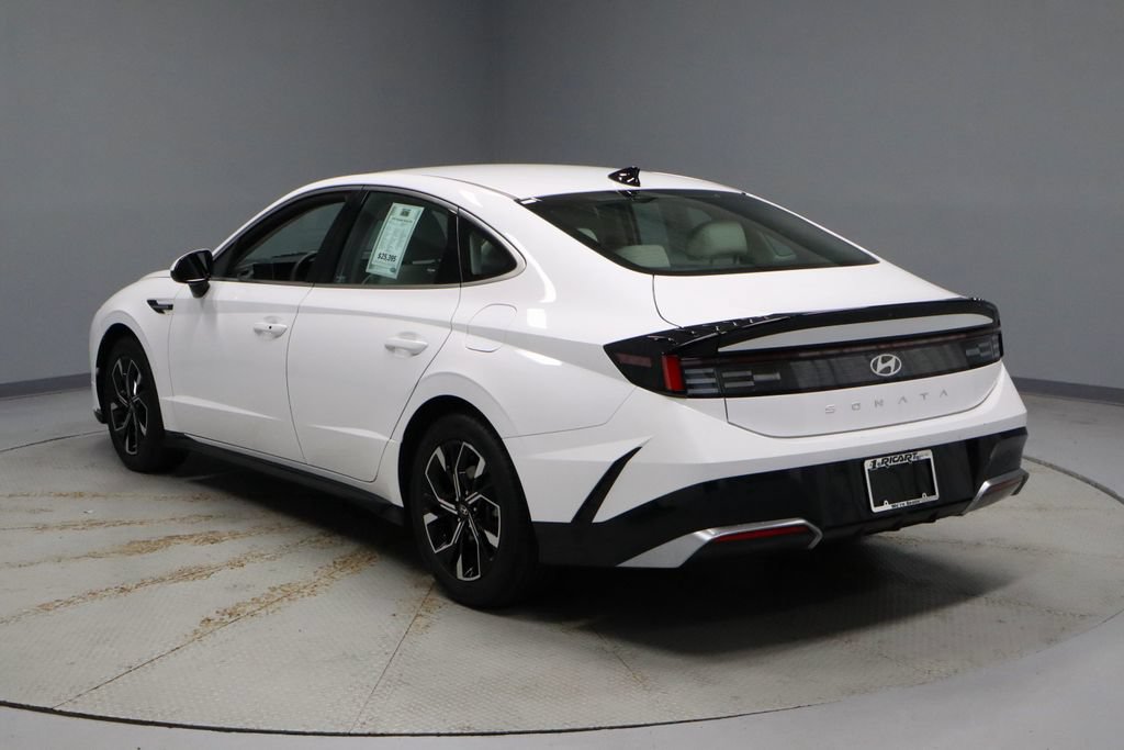 Certified 2025 Hyundai Sonata SEL FWD image 11