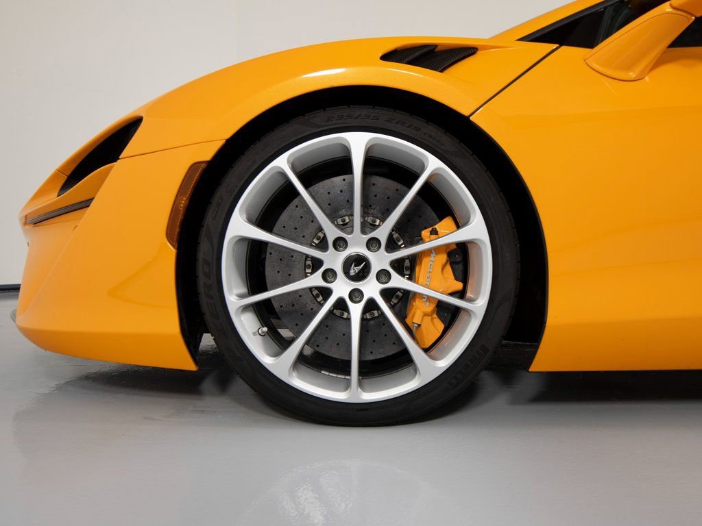 Used 2023 McLaren Artura image 9