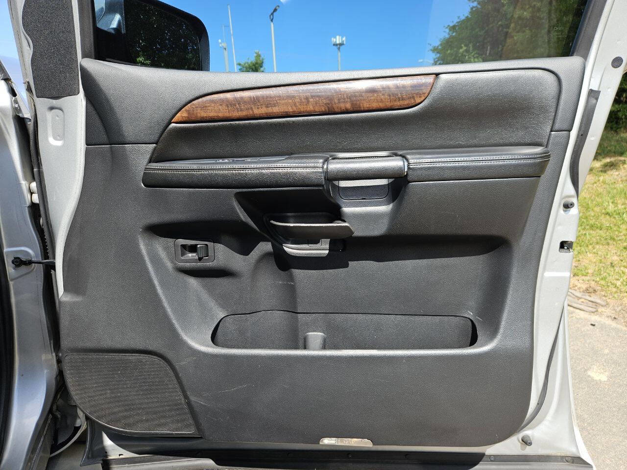 Used 2012 Nissan Armada Platinum AWD/4WD image 19
