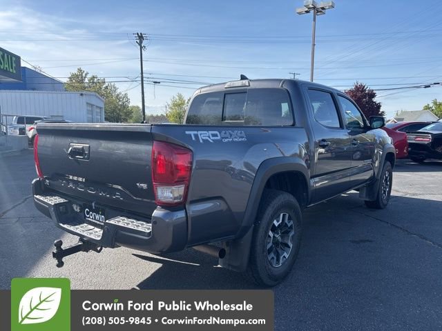 Used 2017 Toyota Tacoma TRD Off-Road w/ Premium & Technology Package AWD/4WD image 6