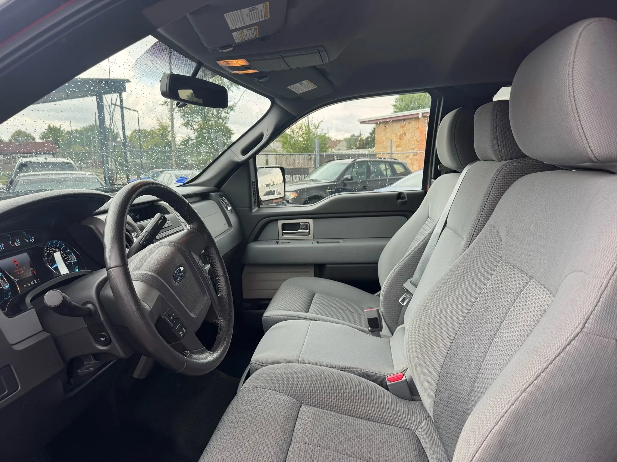 Used 2011 Ford F150 XLT w/ XLT Chrome Pkg image 9