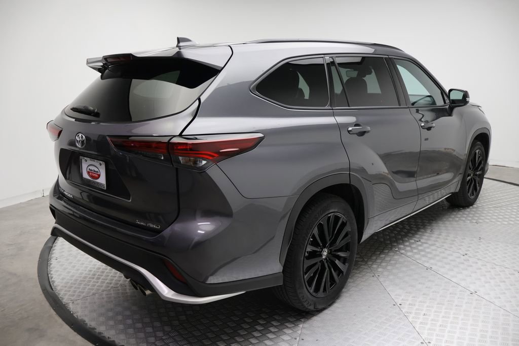 Used 2025 Toyota Highlander XSE image 8