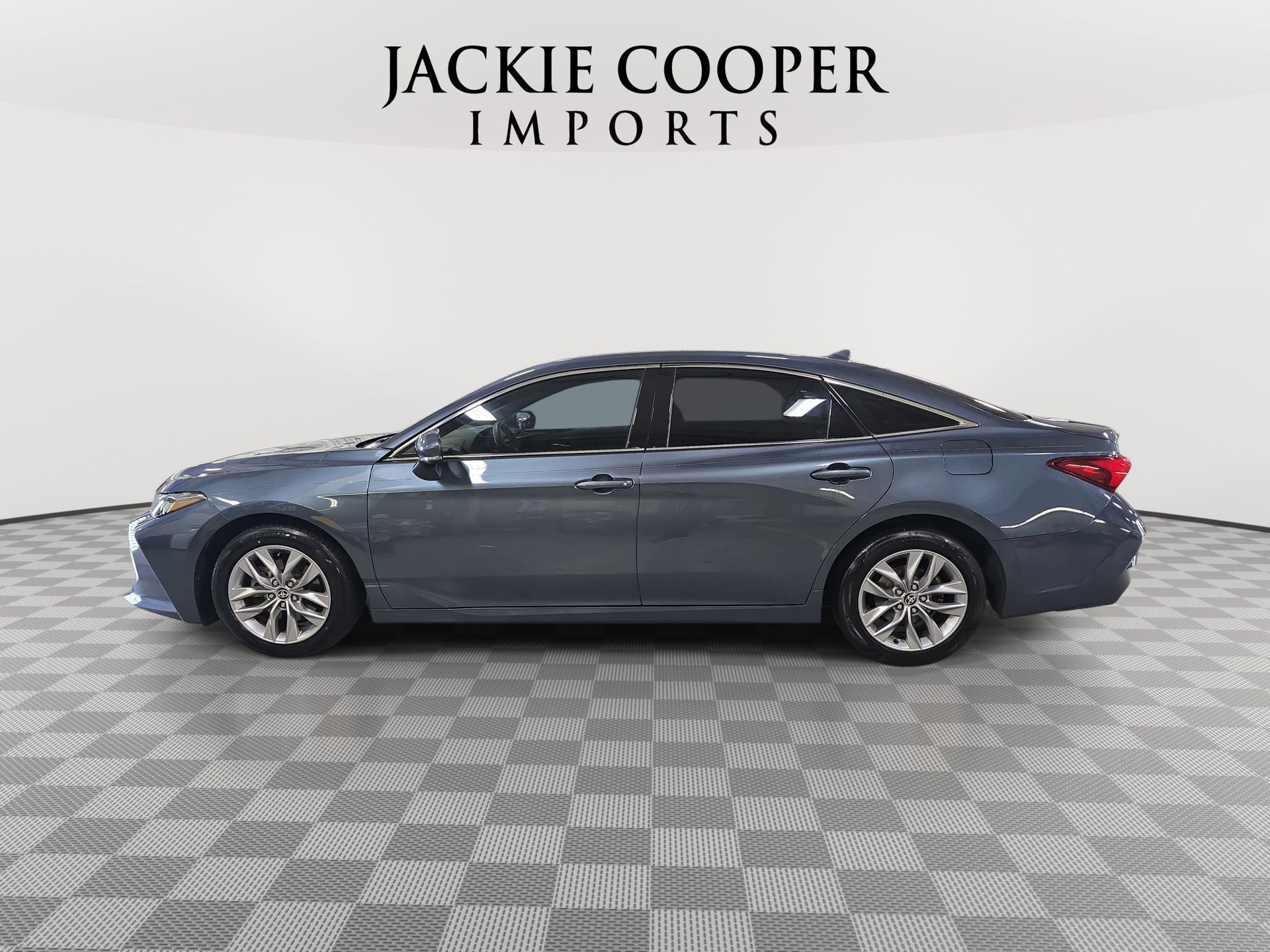 Used 2021 Toyota Avalon XLE FWD image 8