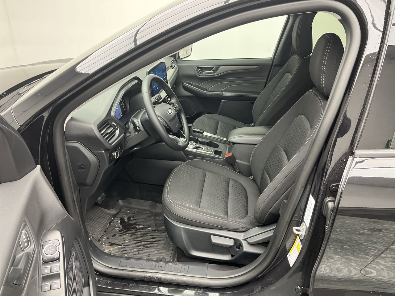New 2026 Ford Escape Active w/ Tech Pack #1 AWD/4WD image 3