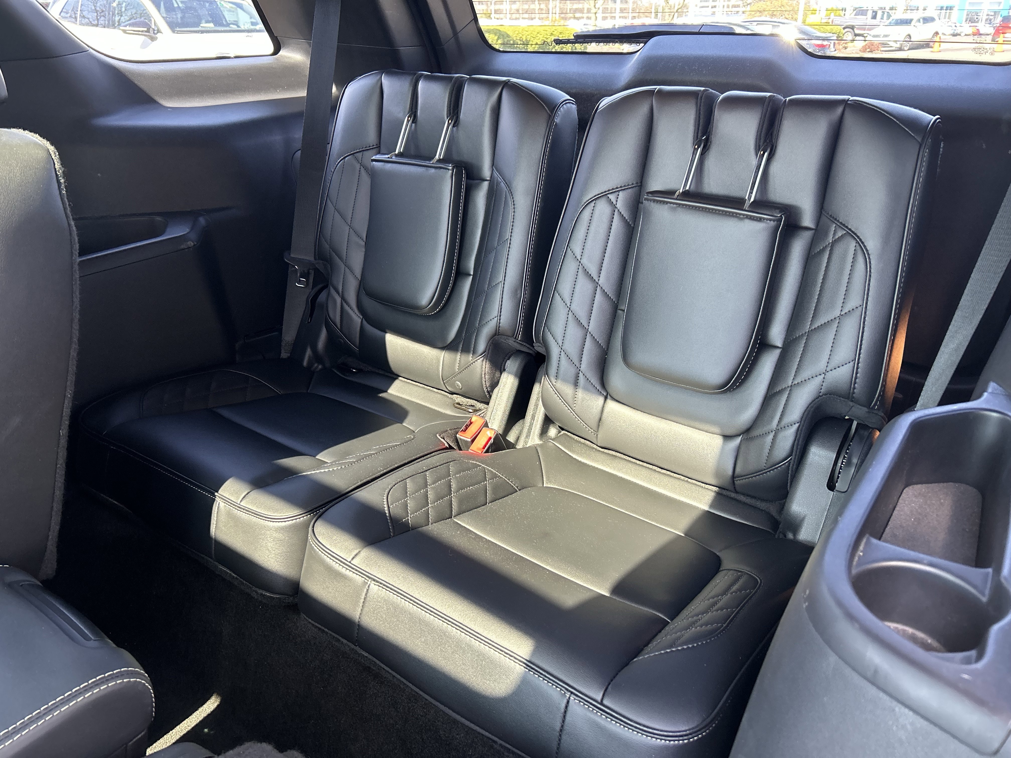 Used 2016 Ford Explorer Platinum image 25