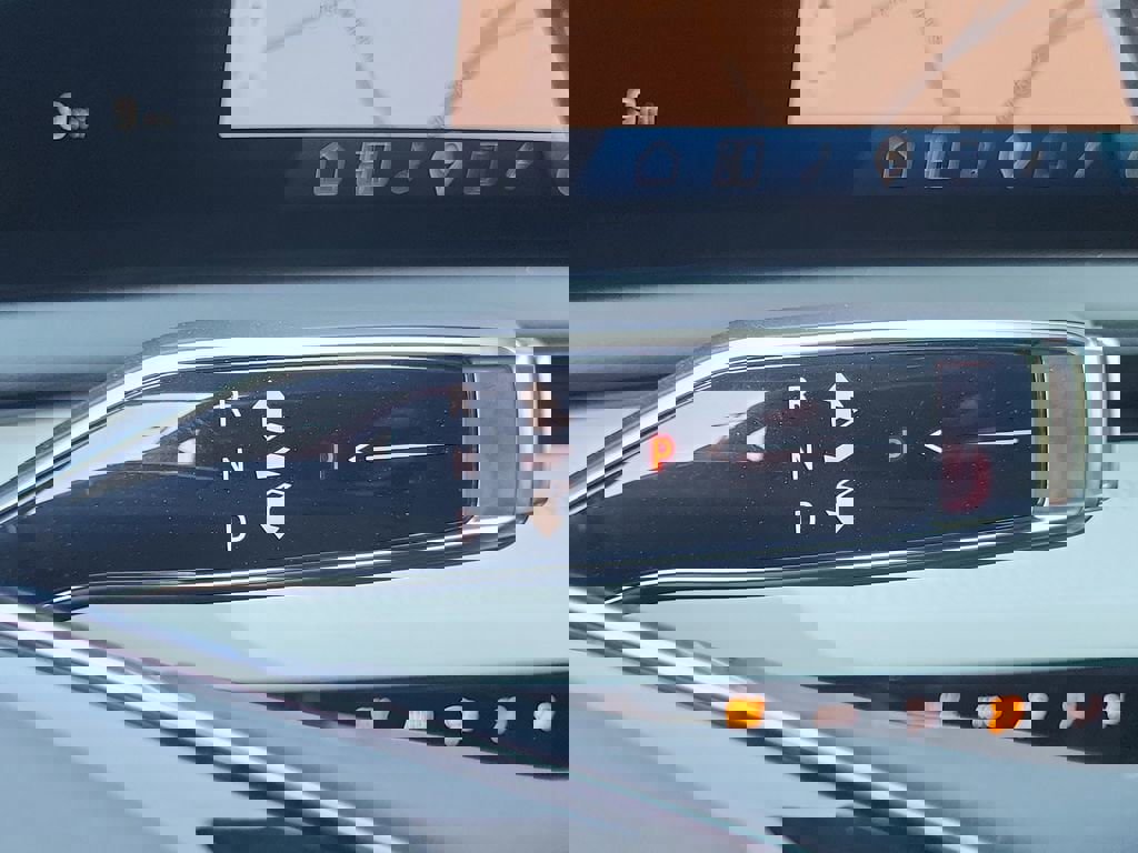 New 2025 Cadillac Optiq Luxury 1 image 21