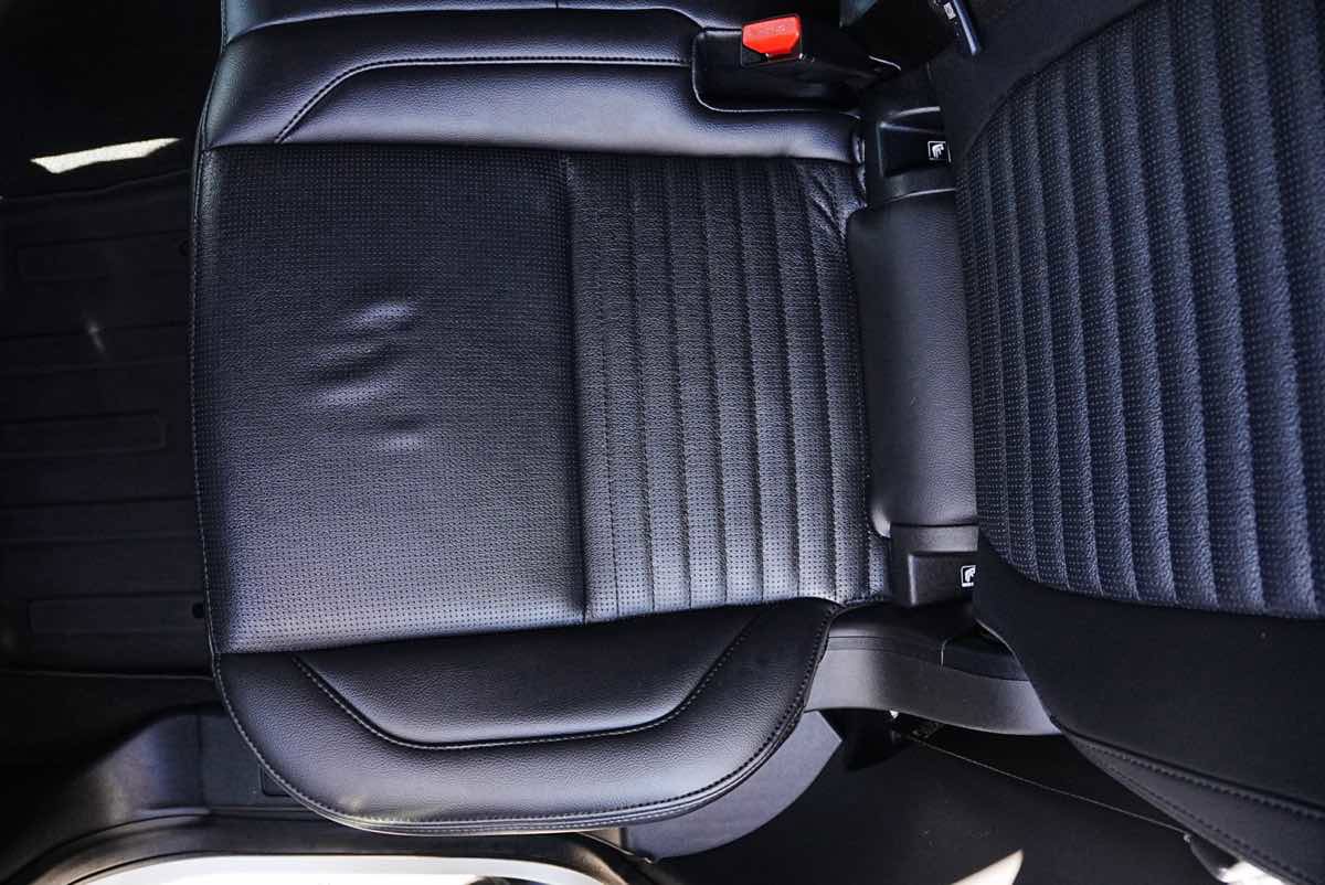 Used 2023 Land Rover Discovery Sport S image 13