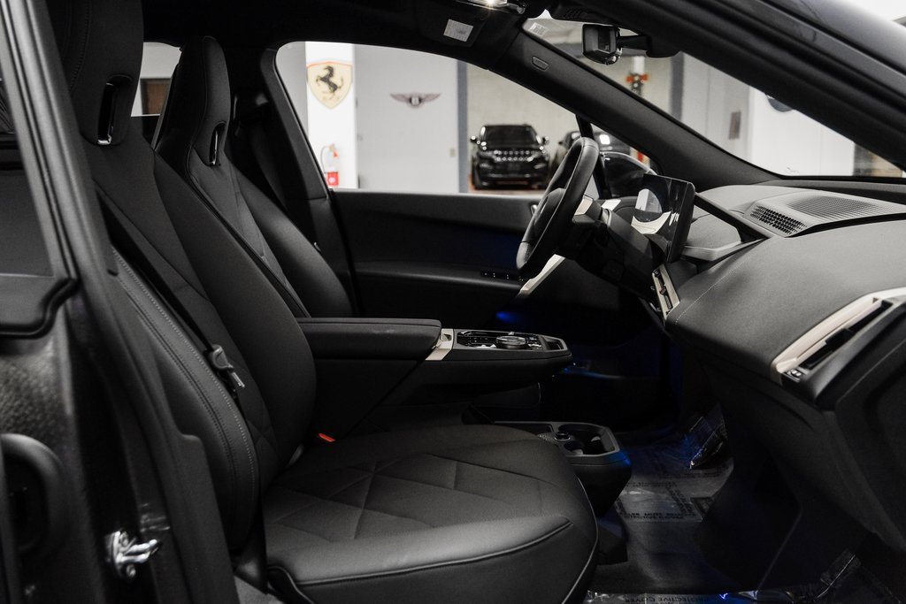 Used 2025 BMW iX xDrive50 image 36