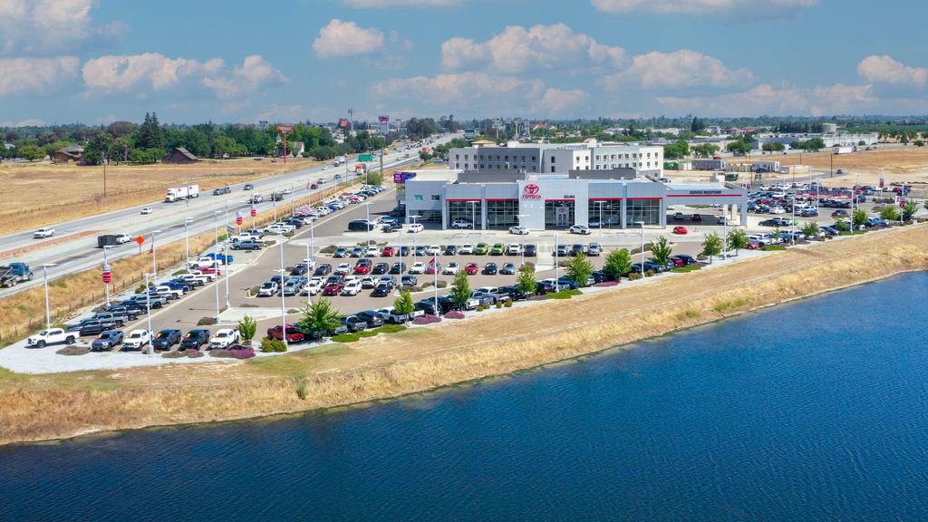 New 2025 Nissan Kicks SR image 13