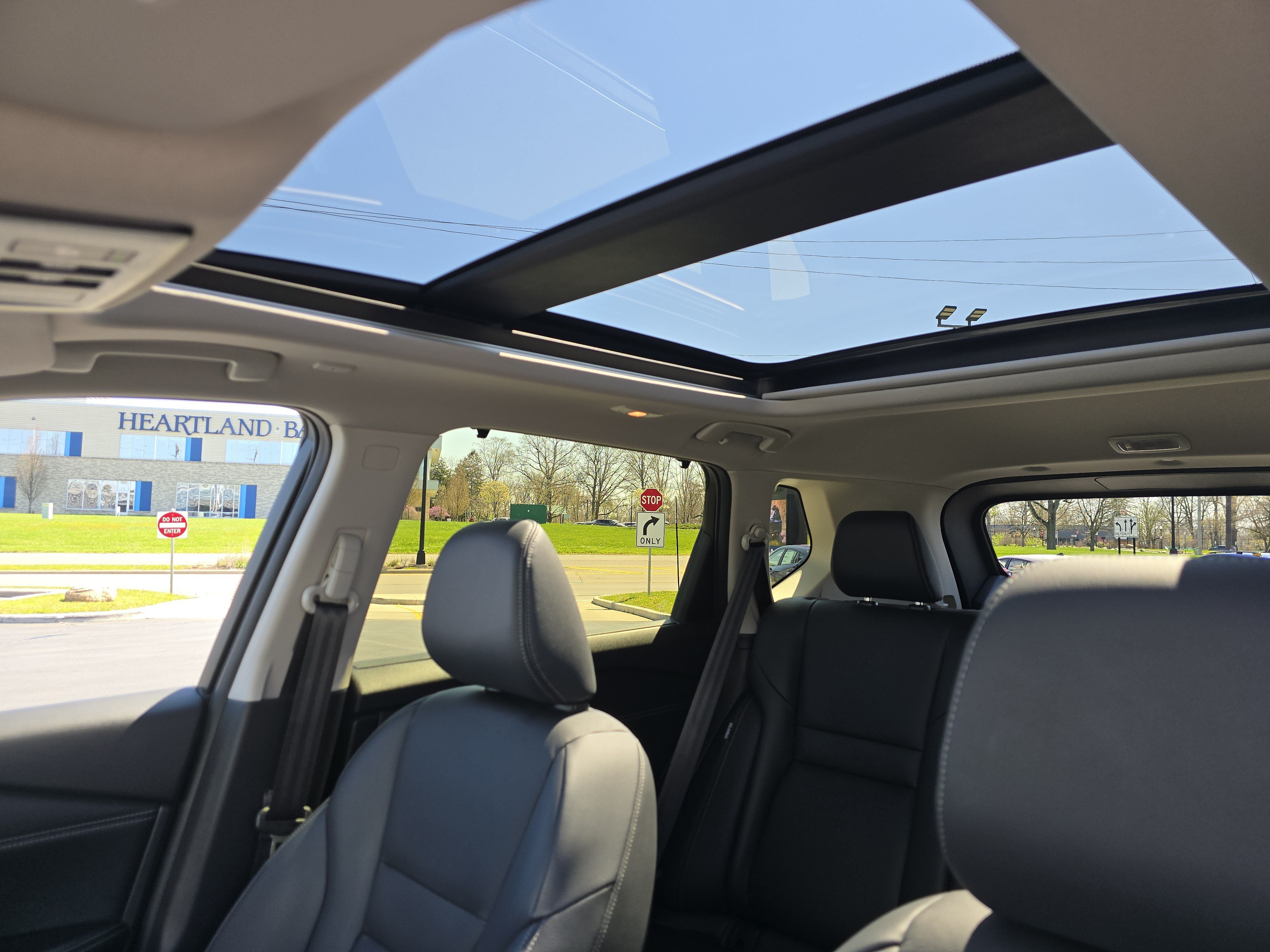 Used 2025 Nissan Rogue SL w/ Tech Package AWD/4WD image 9