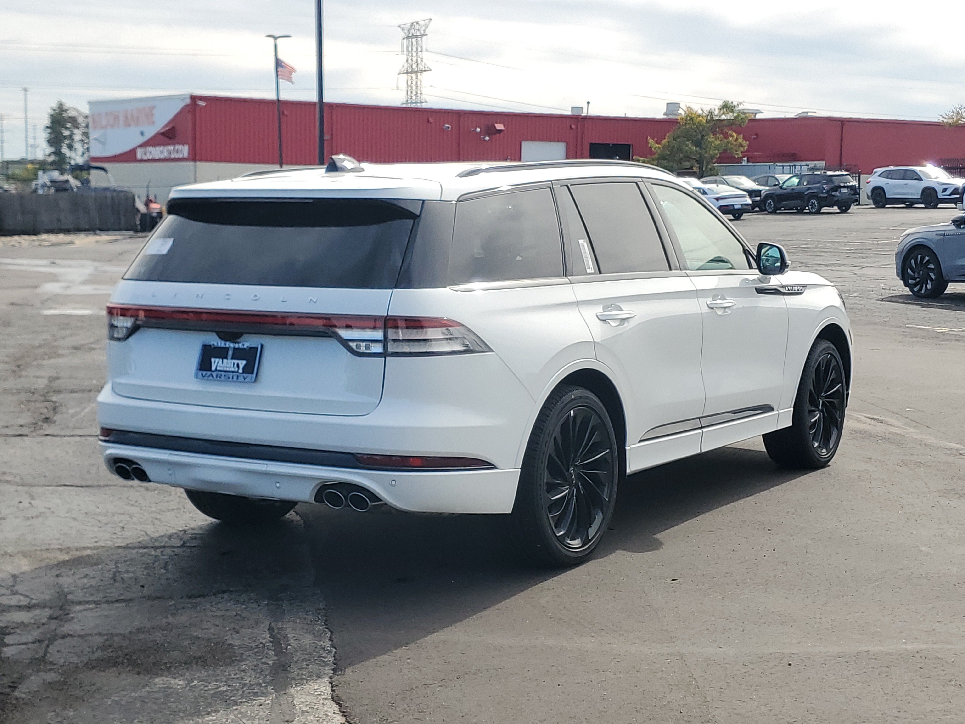 New 2027 Lincoln Aviator Reserve w/ Jet Appearance Package AWD/4WD image 4